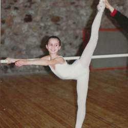 moi petite barre jambe en l'air